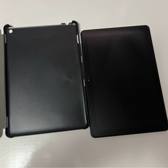 Amazon Fire Tablet 10 - Picture 5 of 5